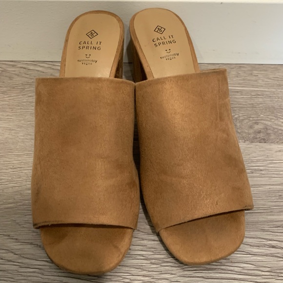 Spring Tarasa Block Heel - Picture 2 of 3